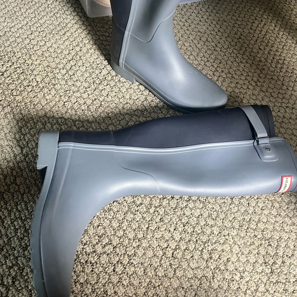 Hunter matte blue rain boots NWT